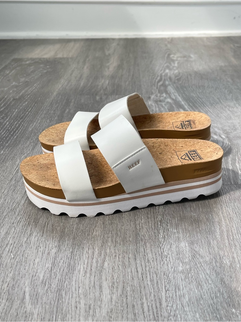 REEF Cushion High Vista Platform Sandals Size 5 - Picture 3 of 5
